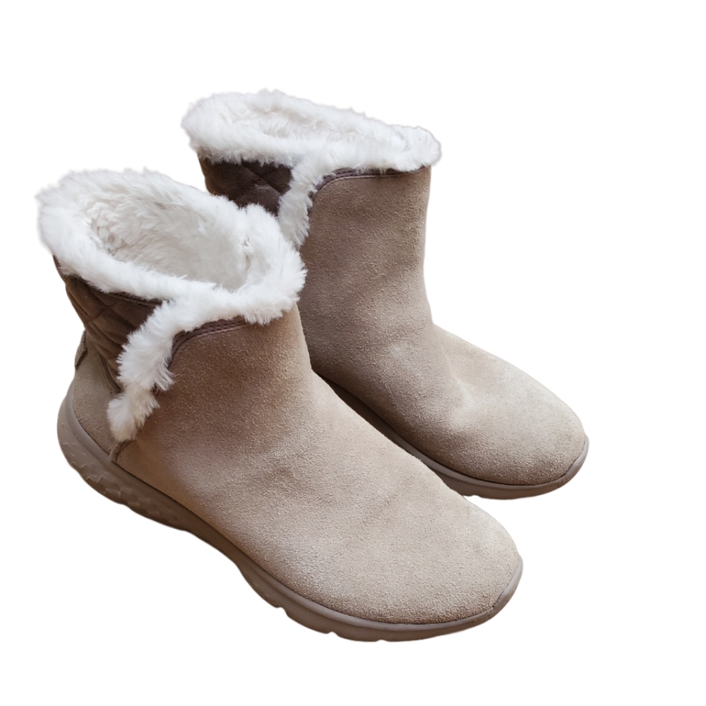SKECHERS GOGAMAT suede ankle boots